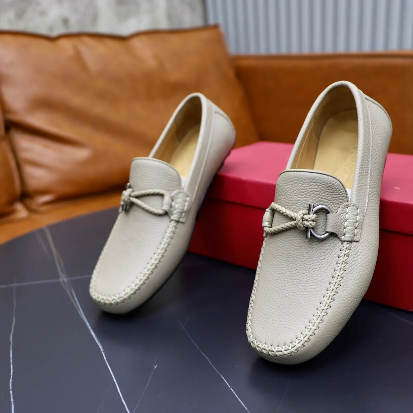 Men's shoes 💰480💰🙅‍♂️🙅‍♂️🙅‍♂️Niuli Brand: Ferragamo Standard code: Men's code 38/44 (45 customized) Grade: Same style as the official website Material: Original imported cowhide leather lining Original wear-resistant lightweight outsole Style category: Men's casual slip-on shoes Doudou shoes Noble luxury brand elements, top luxury color: actual picture color